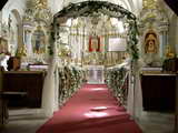 Dekoracje Kościołów - brama kwiatowa, alejka kwiatowa